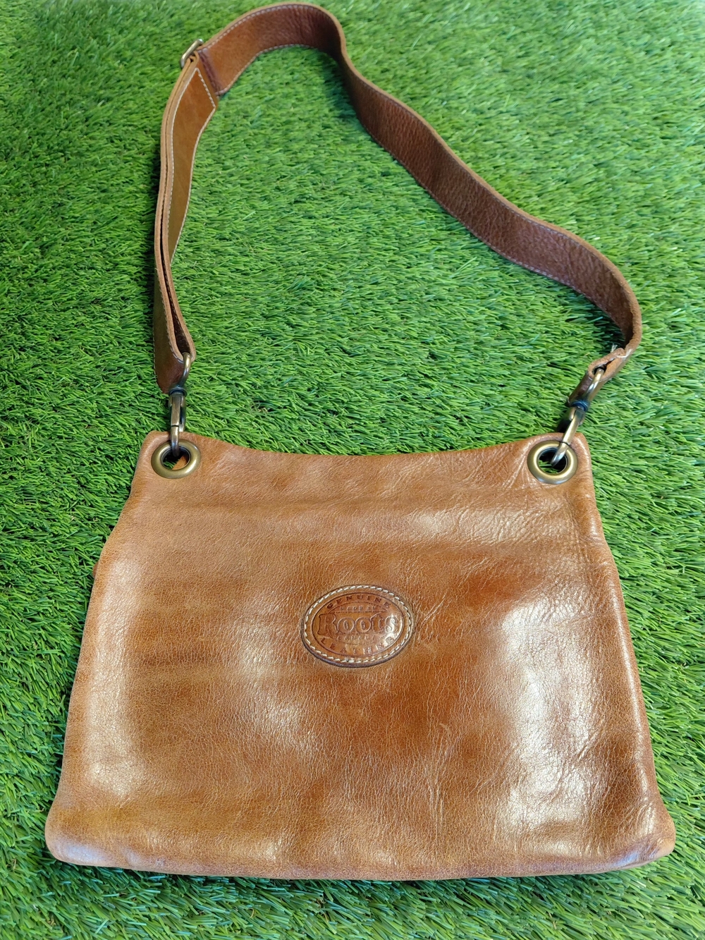 Roots Brown Leather Villager Tribe Crossbody Bag Satchel Brown Made In Canadá - Picture 13 of 15